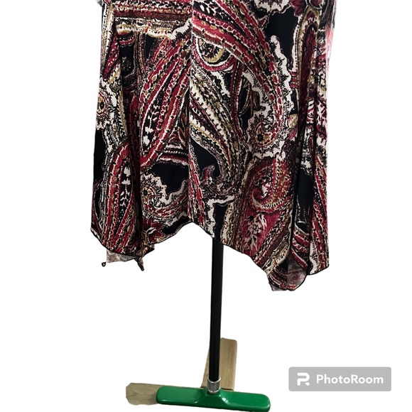 Dress with Paisley print - Shark Bite hem line. - Picture 5 of 6